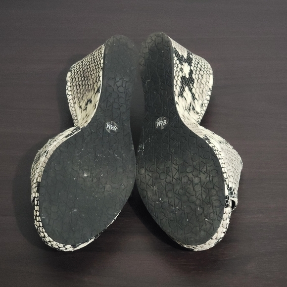 Calvin Klein Britta Wedges Slip On Snake Embossed Leather Round Toe 6.5 - Picture 8 of 9